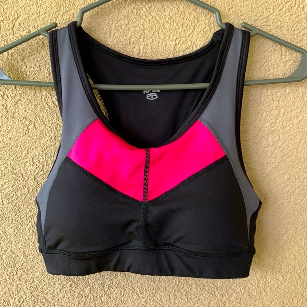 Women’s Tapout Sports Bra size S